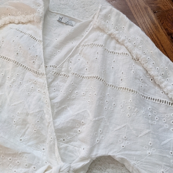ZARA white eyelet CROSSOVER wrap TOP WITH CUTWORK EMBROIDERY trf small boho chic - Picture 10 of 15